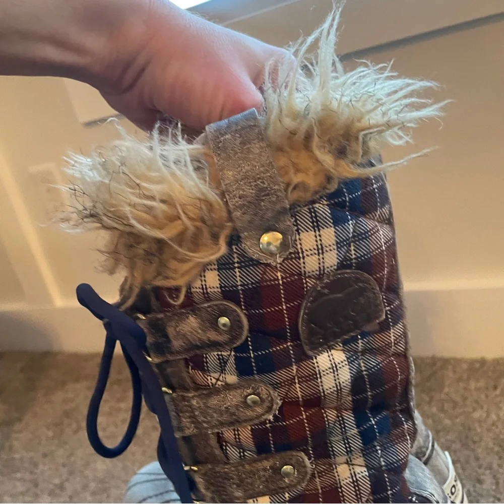 Women’s Sorel Tofino waterproof winter boots distresed quilted blue brown plaid